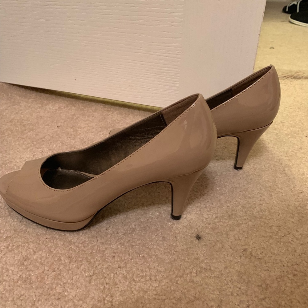 Heels - Picture 2 of 3